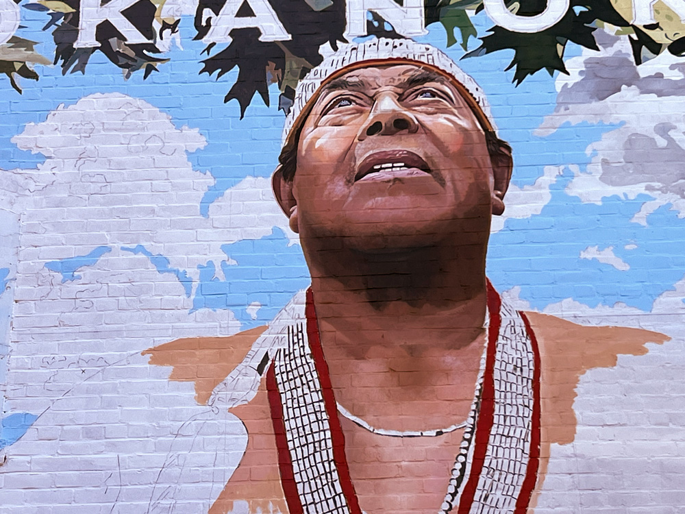 Large mural featuring Sagamore Bill Guy of the Pokanoket Tribe as Metacomet